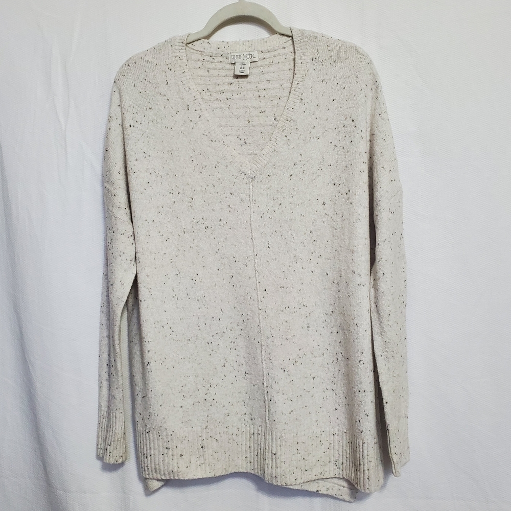 Ruby Moon V-Neck Off White Speckled Sweater